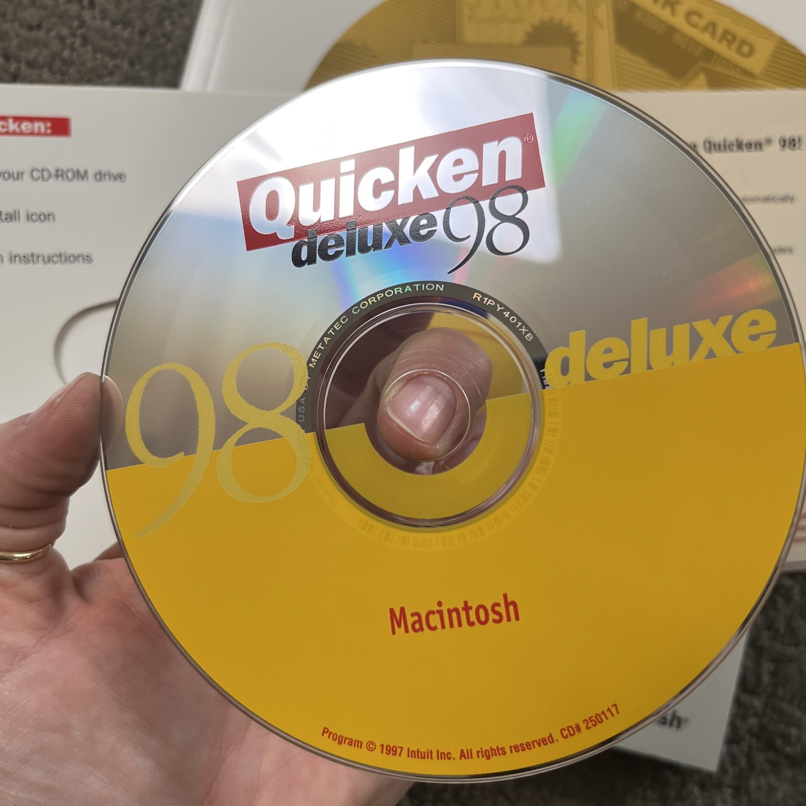Quicken Deluxe ’98 Financial Software Macintosh Users Guide 1998 Version CD