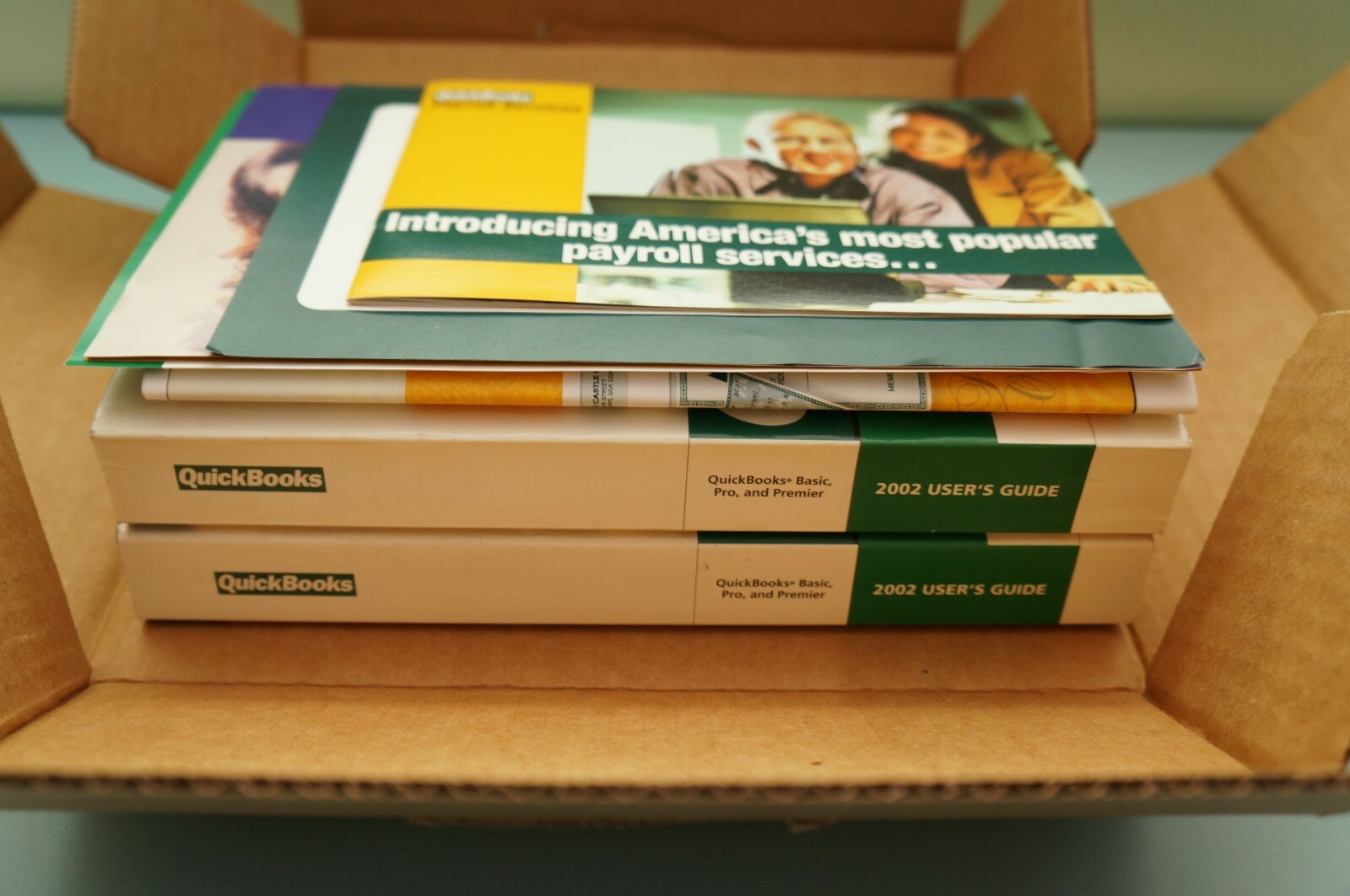Intuit QuickBooks 2002 Financial Manual. NO DISC in original BOX FREE S&H