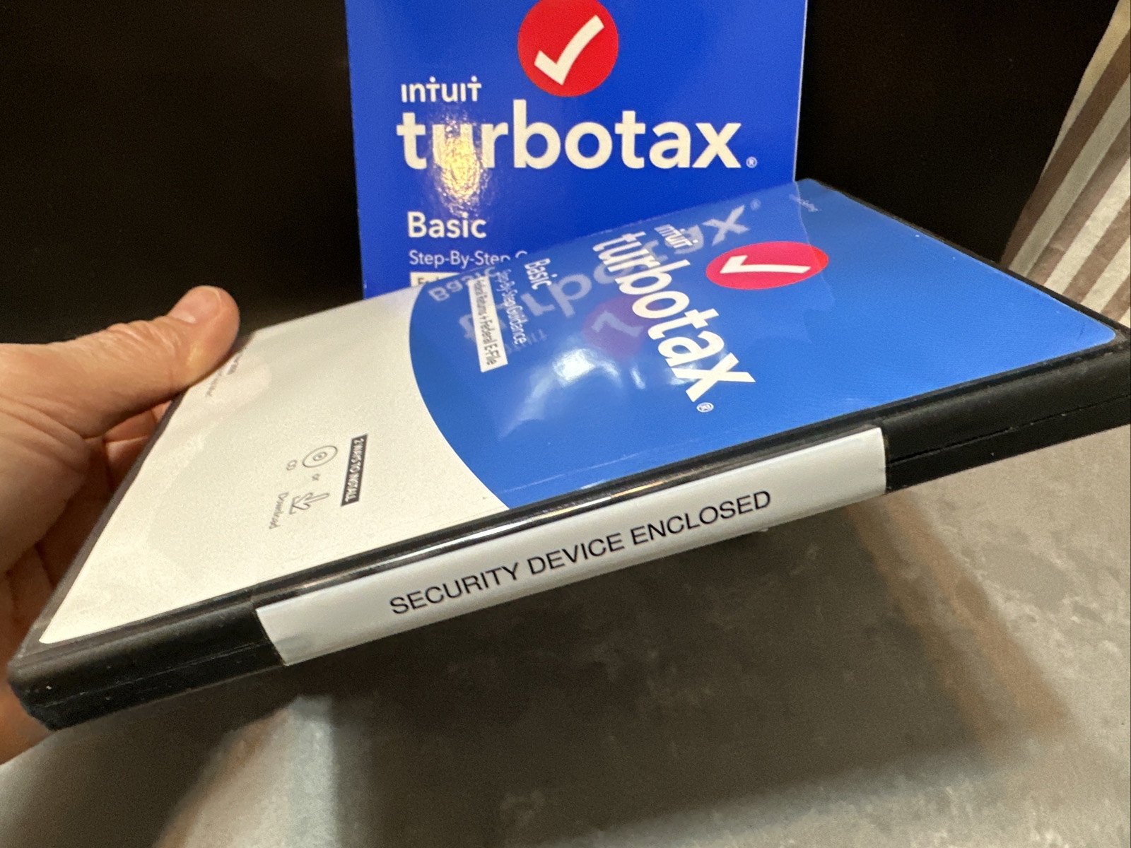 TurboTax BASIC 2020 Federal Returns + Federal E-file Windows /Mac CD / Download
