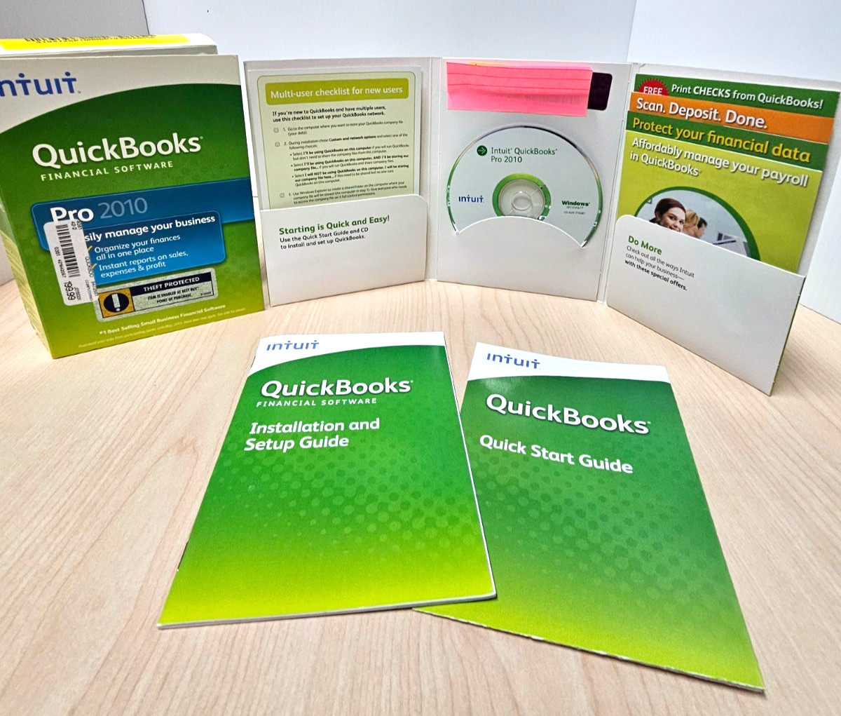 QuickBooks Pro 2010 Financial Software Windows XP/Vista 7 w Guide & Original Box