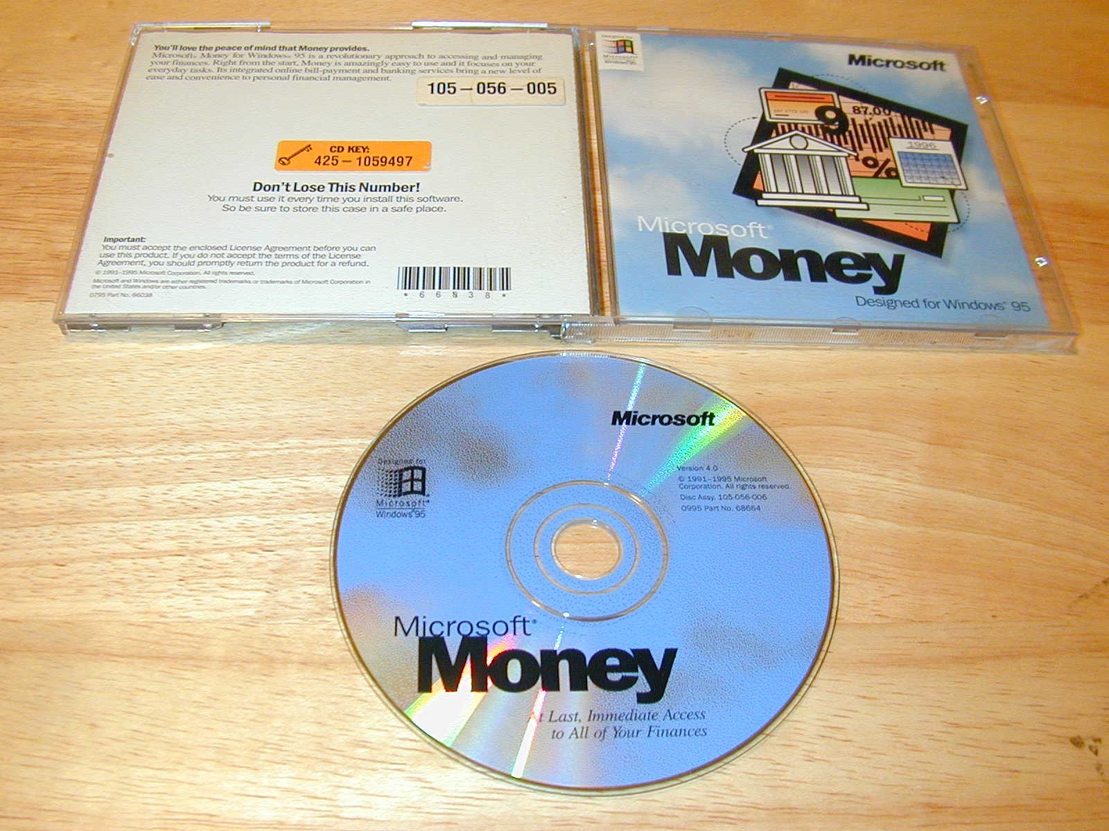 Microsoft Money 95 Version 4.0 PC CD-ROM Full Retail Version for Windows 95/NT