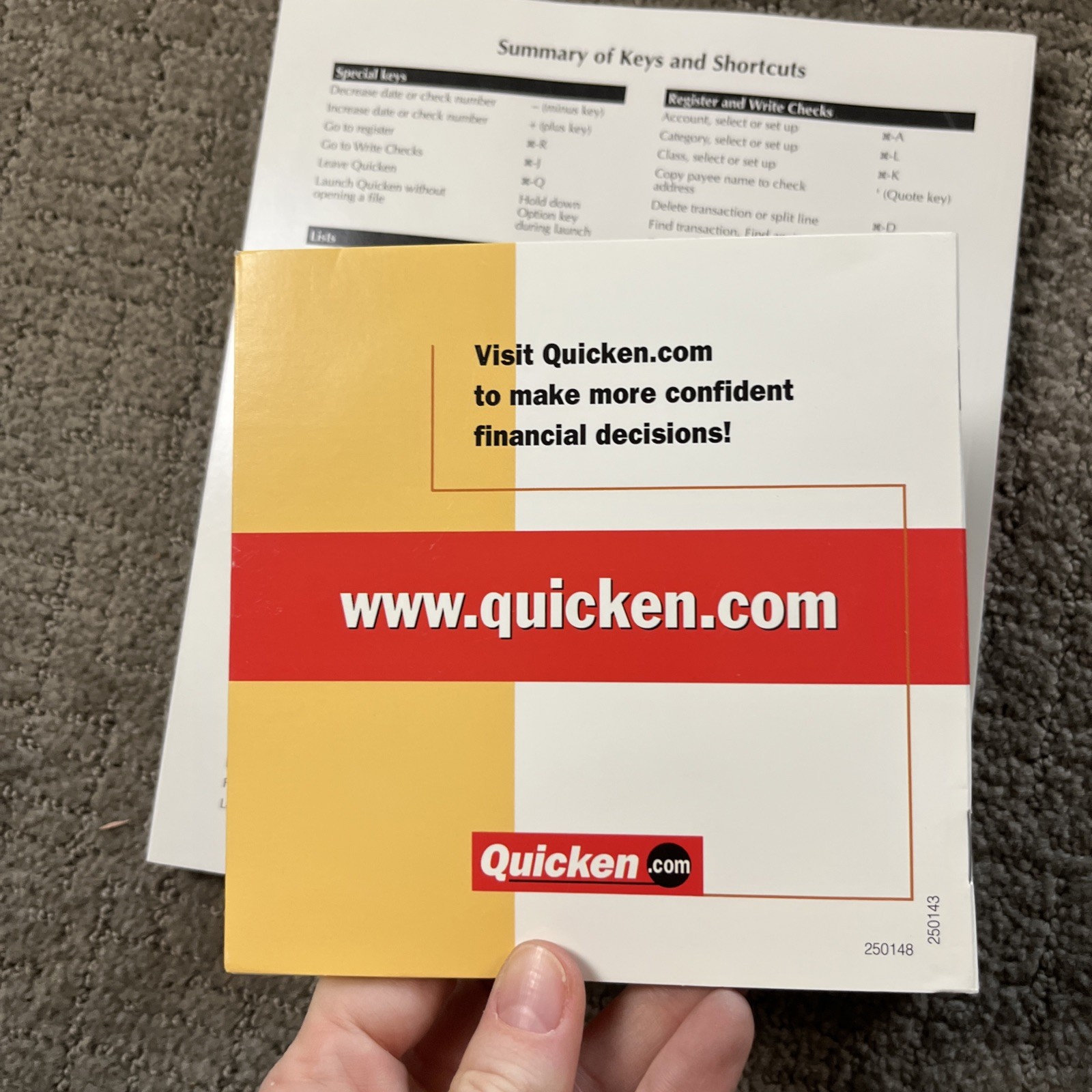 Quicken Deluxe ’98 Financial Software Macintosh Users Guide 1998 Version CD
