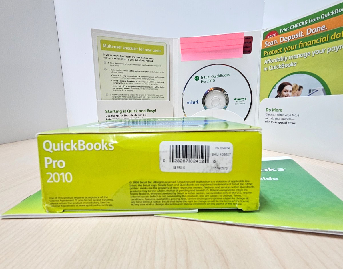 QuickBooks Pro 2010 Financial Software Windows XP/Vista 7 w Guide & Original Box