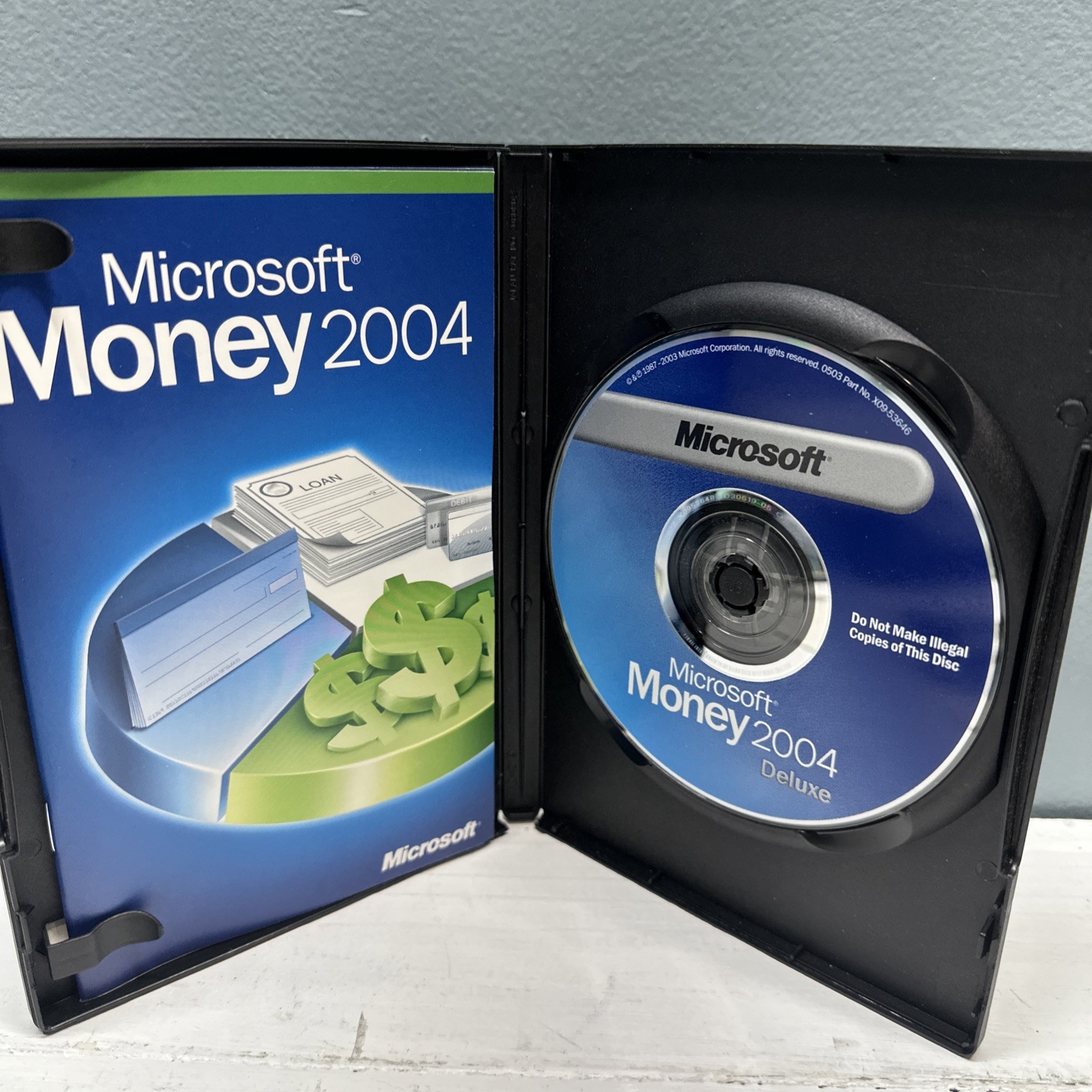 Microsoft Money 2004 Deluxe For Windows Software