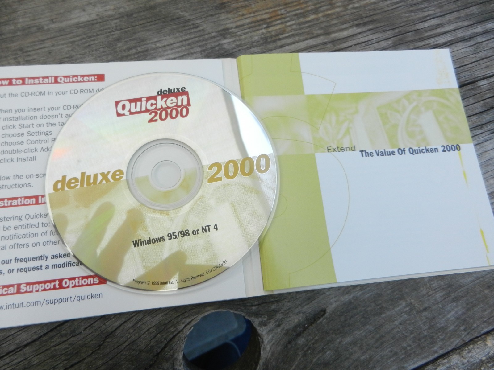 Deluxe Quicken 2000 Personal Financial Software for Windows 95 98 NT 4