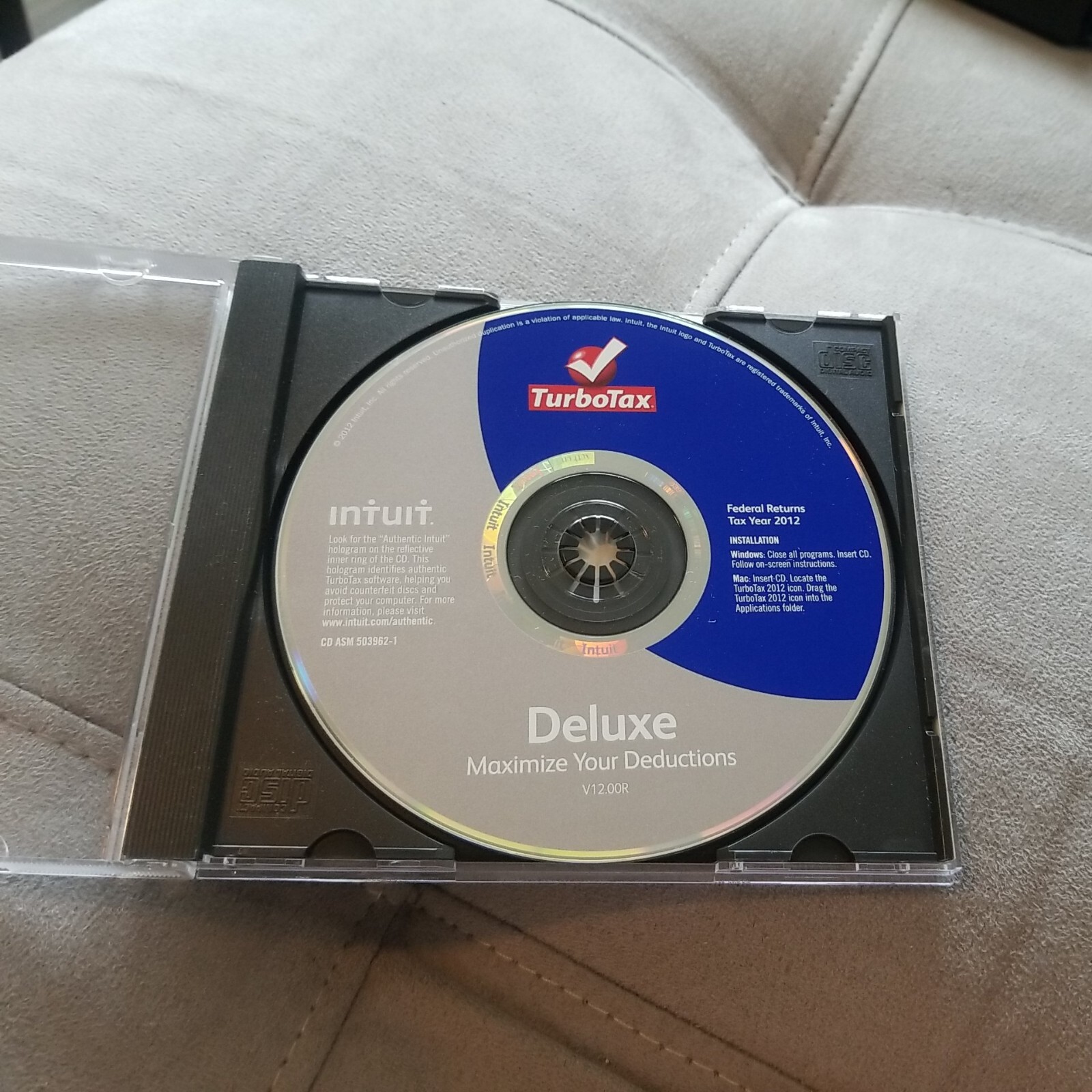 TurboTax Deluxe 2012 Federal Returns Disc with Federal E-Files For Windows & Mac