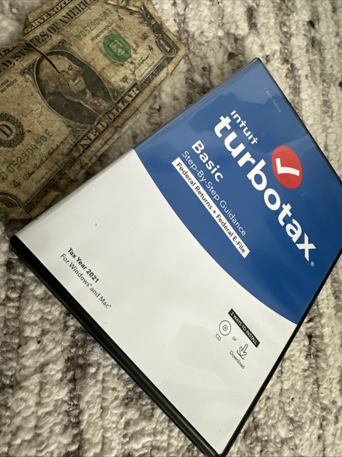 TurboTax 2021 Basic – Federal Returns + E-File Windows / Mac DISC New Open Box