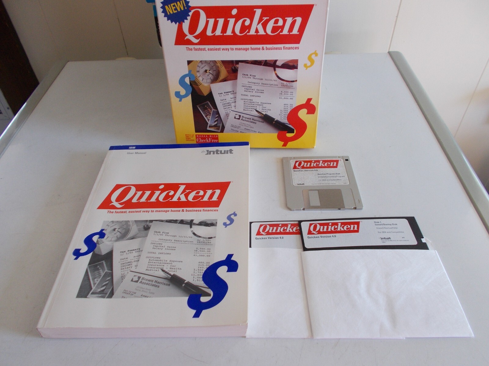 Intuit Quicken 4.0 IBM PC XT AT PS/2 PS/1 Software w/ 5 1/4″ and 3 1/2″ Discs