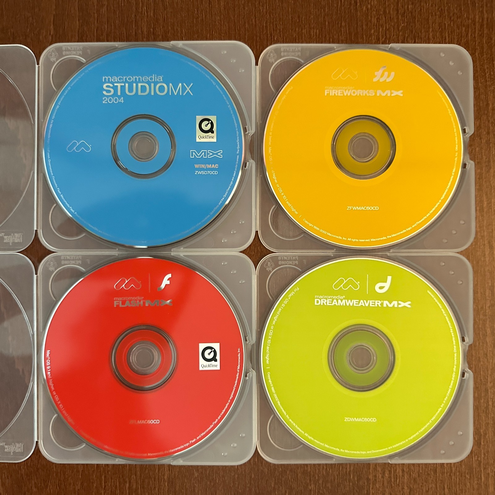 Macromedia Studio MX—Dreamweaver, Fireworks, Flash for MAC CD-ROMs w/Serials