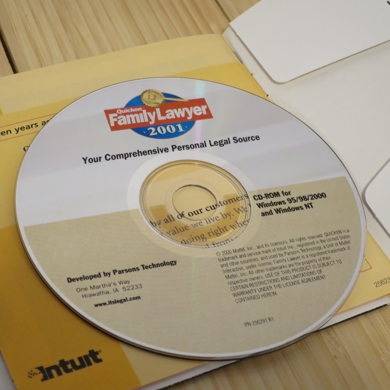 NOS Intuit Quicken 2001 Suite with 2001 Family Lawyer – Windows 95, 98, 2K, NT