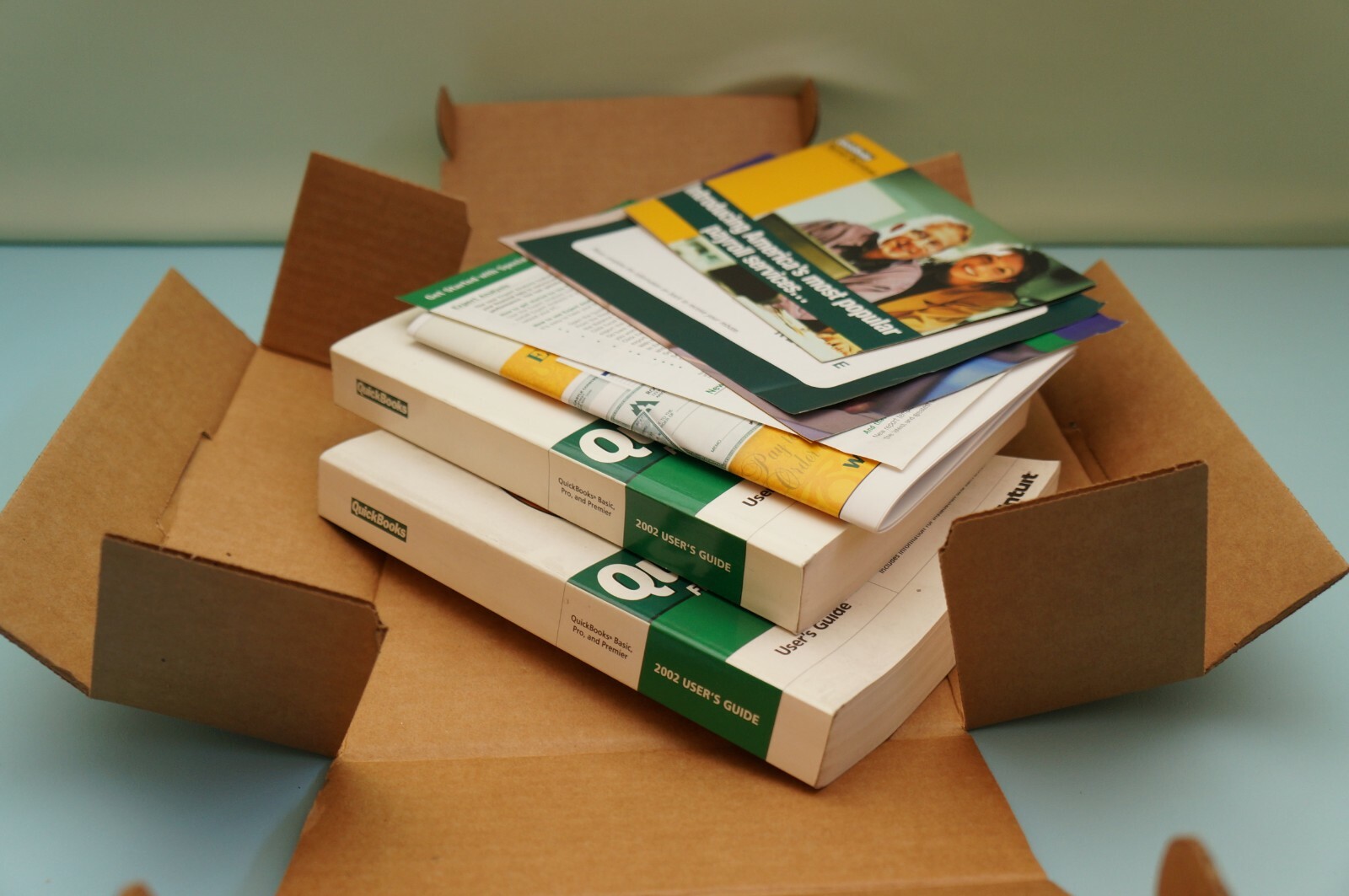Intuit QuickBooks 2002 Financial Manual. NO DISC in original BOX FREE S&H
