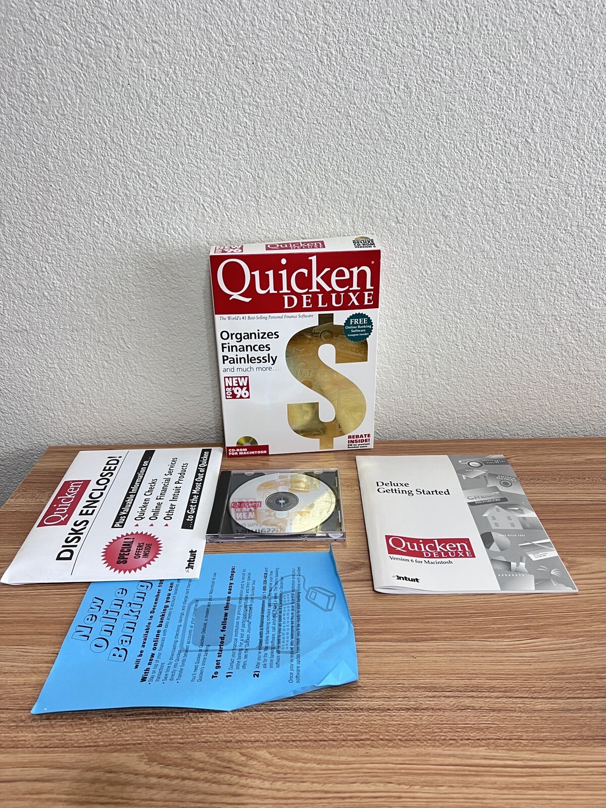 Intuit QUICKEN DELUXE 1996 Retail Box CD ROM For Macintosh In Box