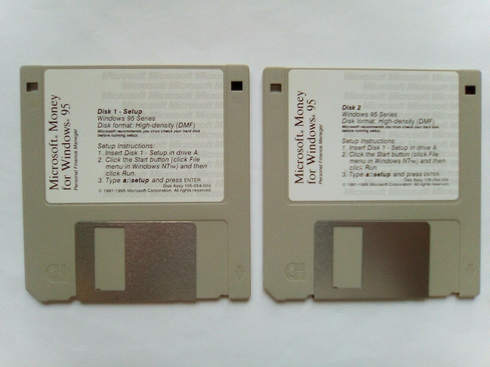 Microsoft Money for Windows 95 (Two 3.5″ Floppy Diskettes)