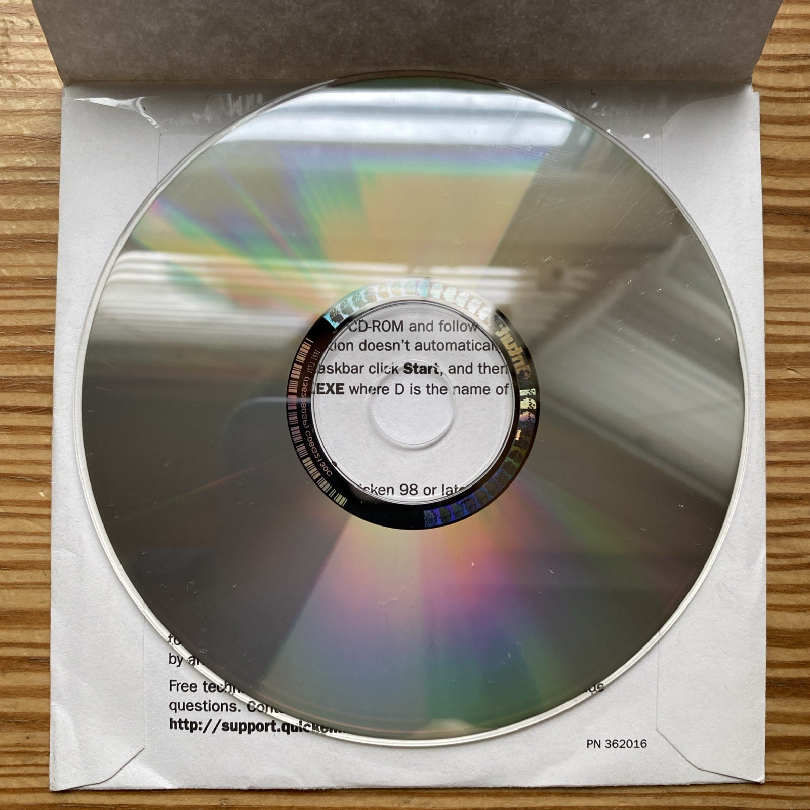 Intuit Quicken Personal Finances Deluxe 2007 CD For Windows XP/2000