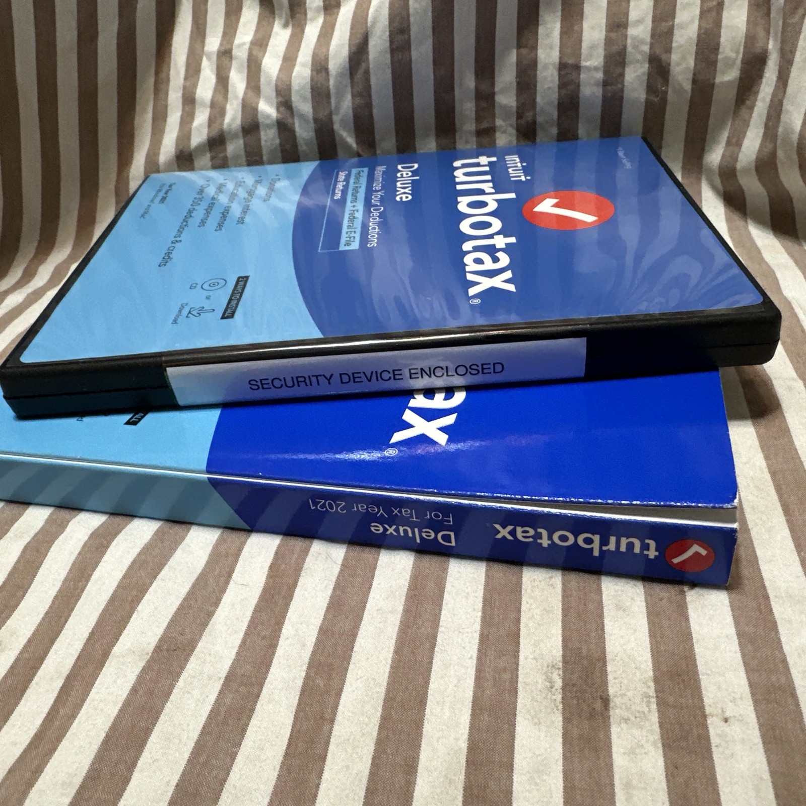 Sealed 2021 TurboTax Deluxe State + Federal Physical Disc WIN MAC Tax Software