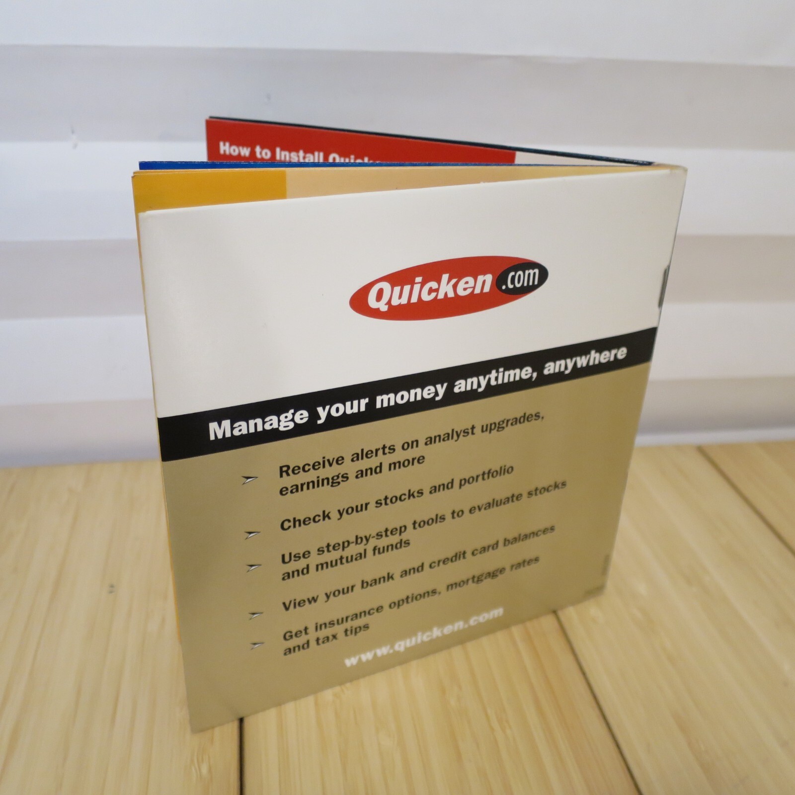 NOS Intuit Quicken 2001 Suite with 2001 Family Lawyer – Windows 95, 98, 2K, NT