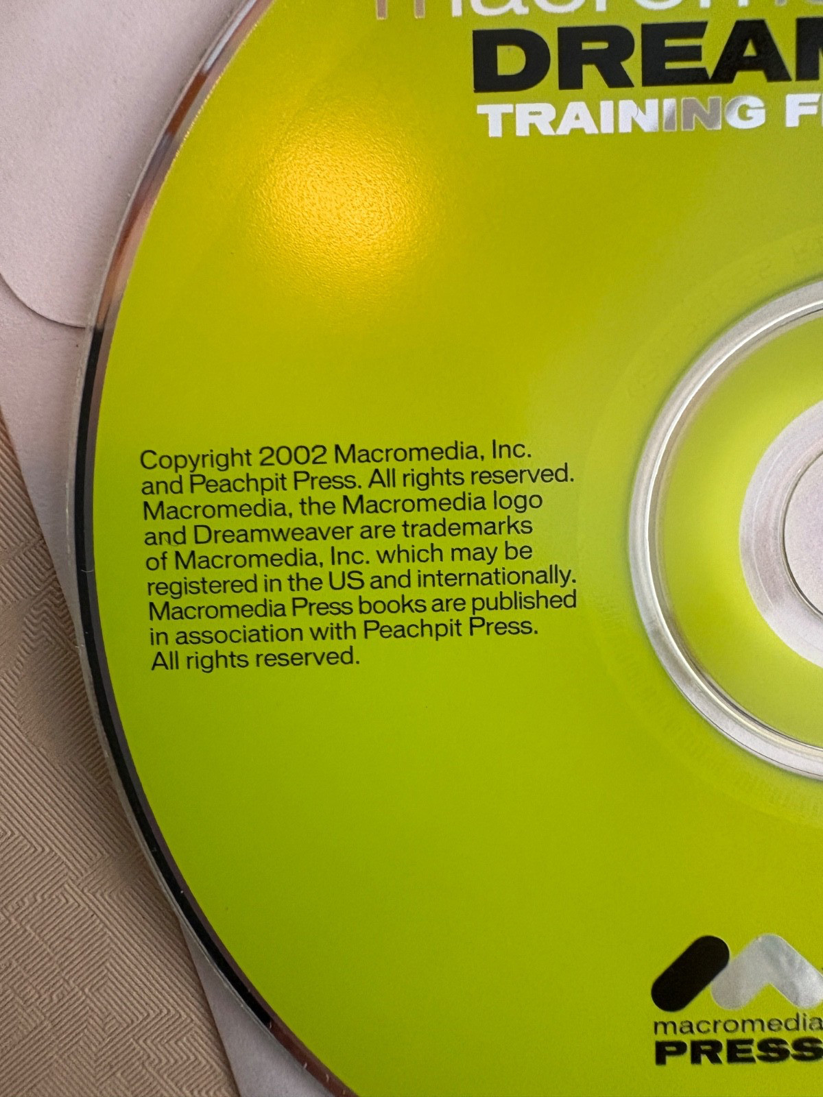 2002 DREAMWEAVER 4 MACROMEDIA WINDOWS & MACINTOSH TRAINING FROM THE SOURCE