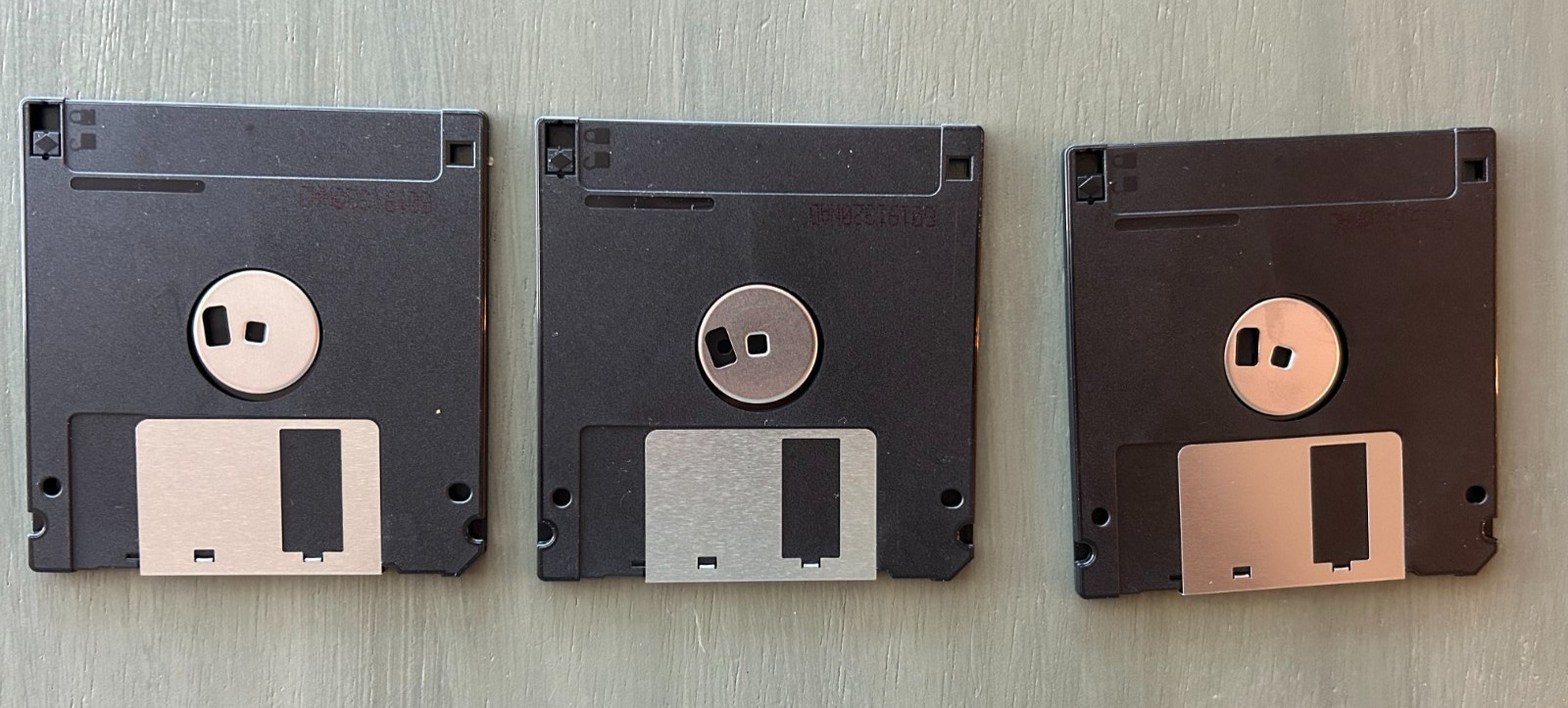 Quicken for Macintosh Version 6 • (3) 3.5″ Floppy Disks Software Intuit 1995
