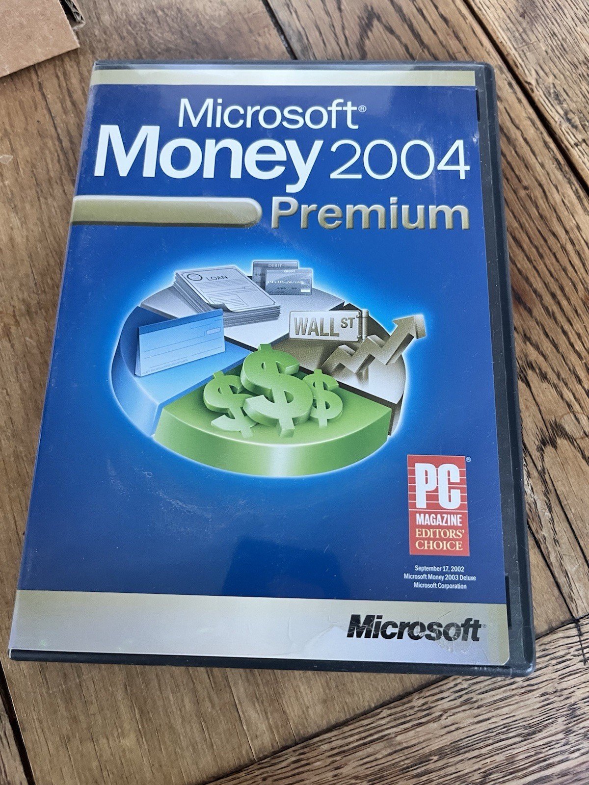 Microsoft Money 2004 Deluxe For Windows – Complete Retail Box | Employee Promo