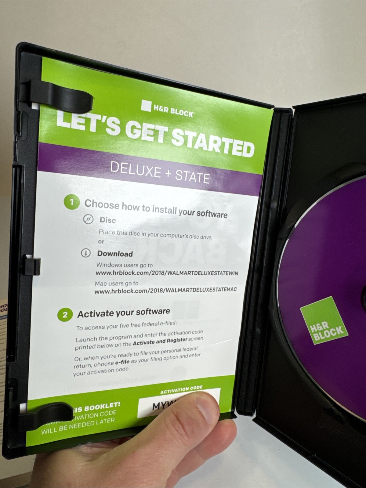 H&R Block Deluxe + State 2018 Tax Software STATE AND FEDERAL With Code