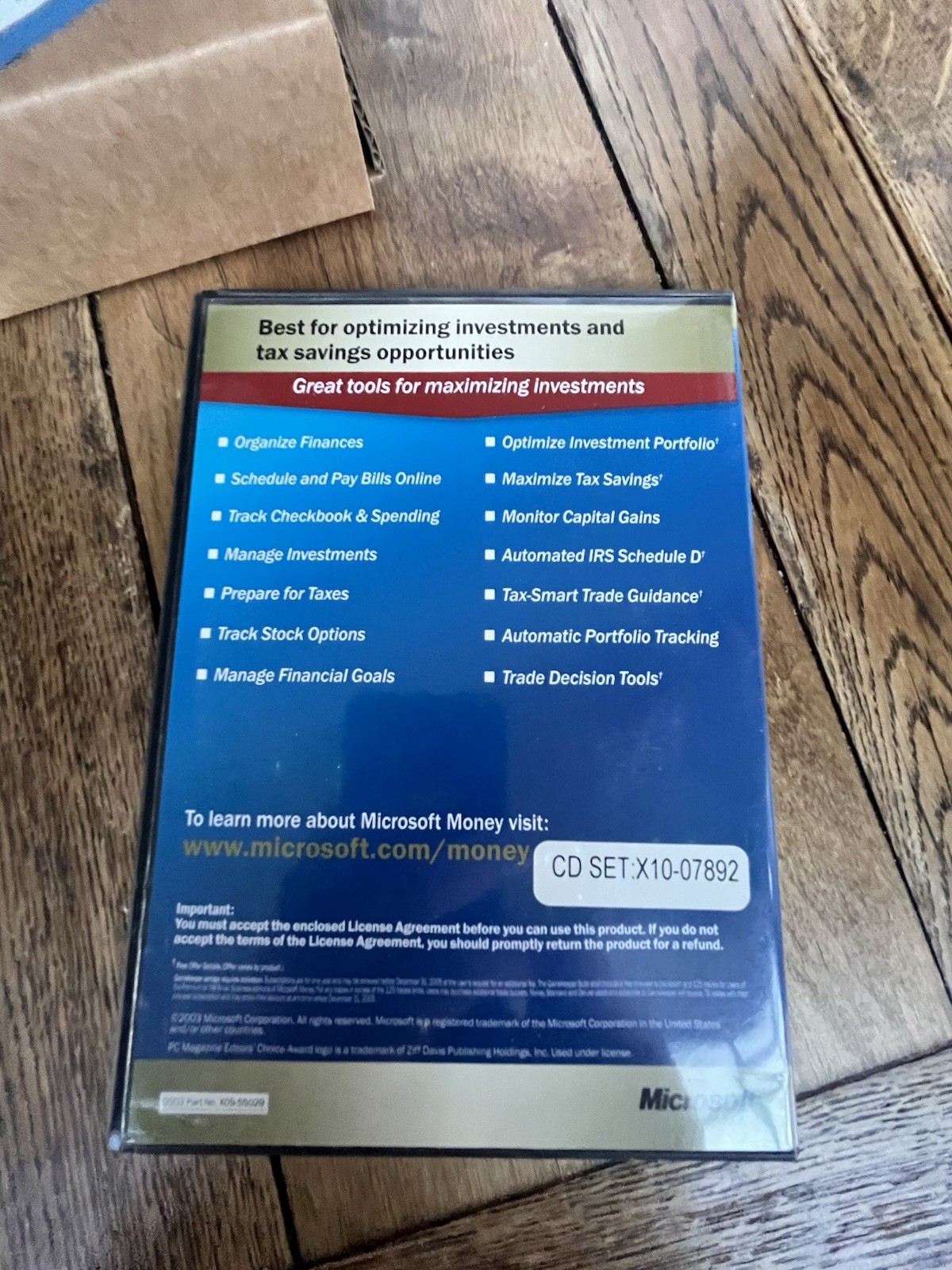 Microsoft Money 2004 Deluxe For Windows – Complete Retail Box | Employee Promo