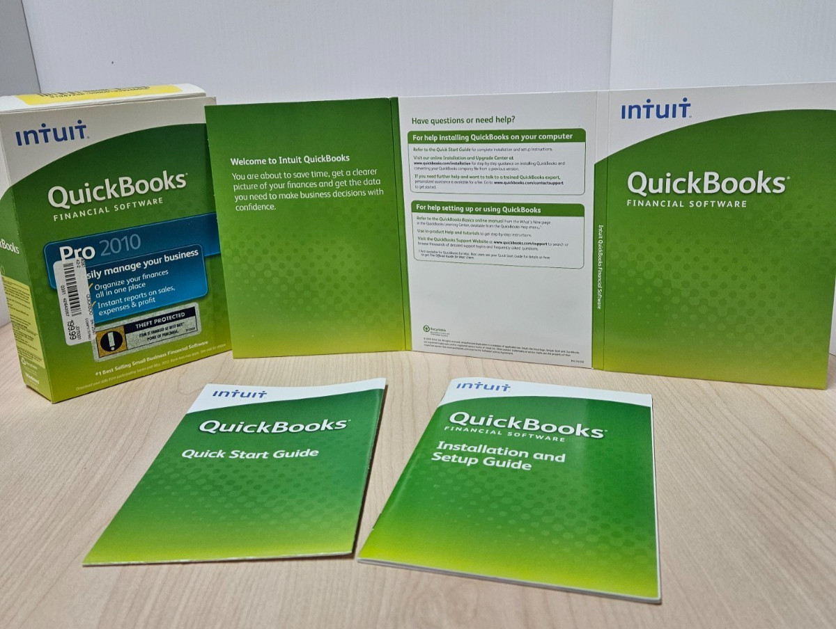 QuickBooks Pro 2010 Financial Software Windows XP/Vista 7 w Guide & Original Box