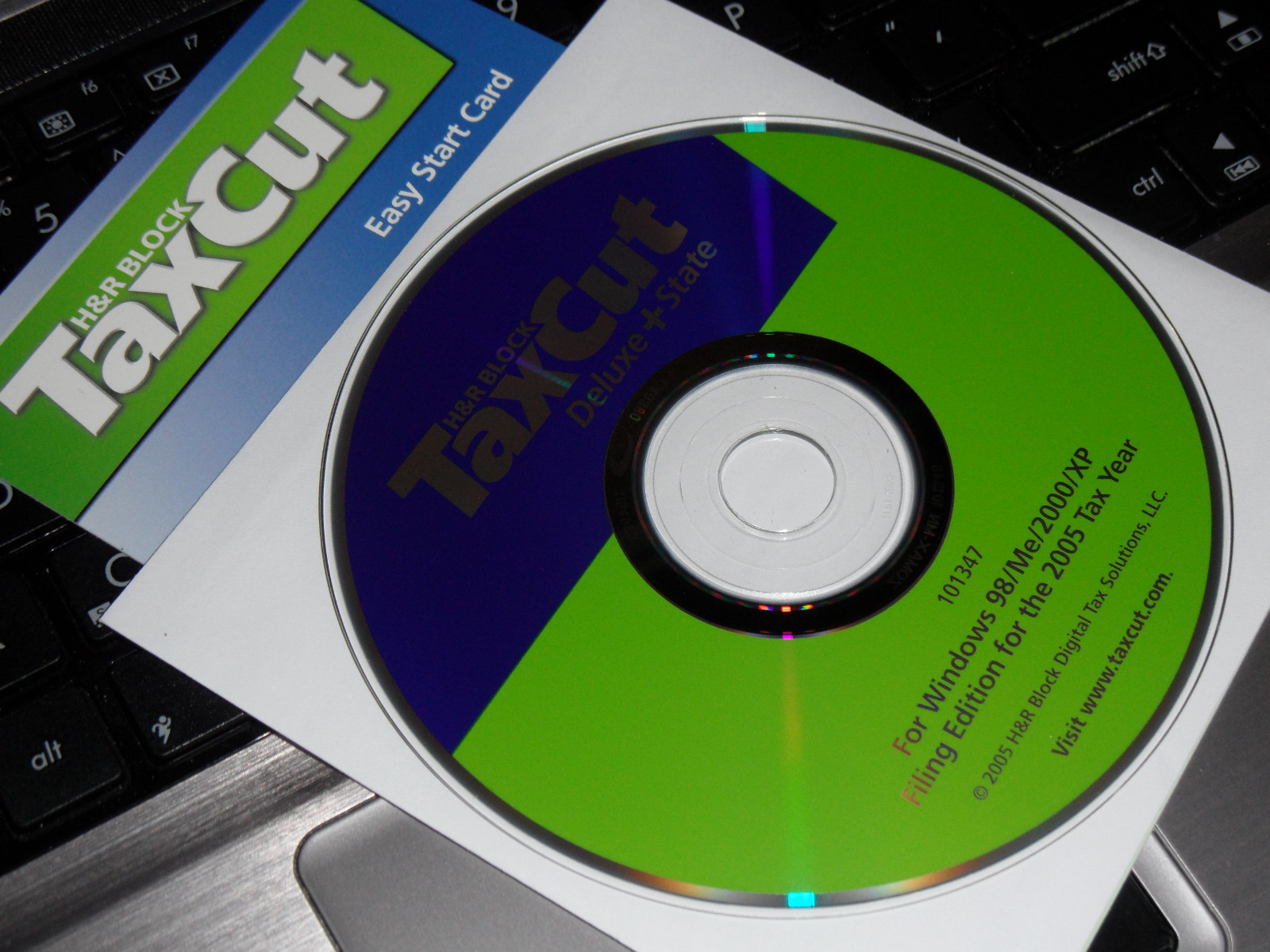 2005 TaxCut DELUXE Federal Taxes turbo H&R Block Tax Cut New Original sealed CD!